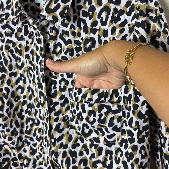 J. Crew Leopard print in soft pink button down shirt size small 100% cotton - Picture 4 of 8